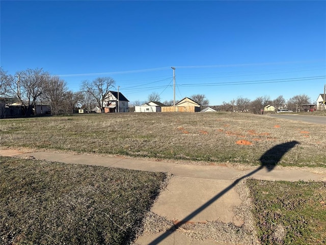 Listing photo 3 for 613 N 4th St, Sayre OK 73662