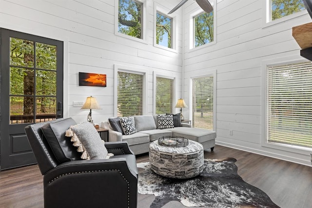 view of sunroom / solarium