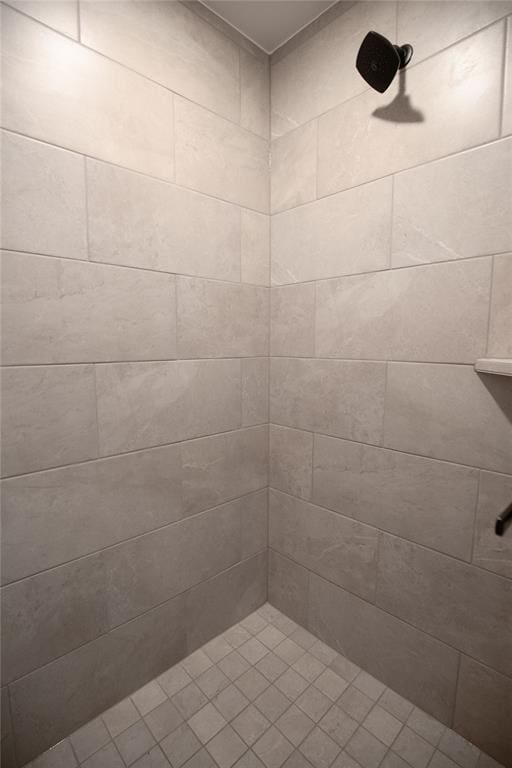 8800 Tyrion Dr, Edmond, OK 73007 - full bath with a tile shower