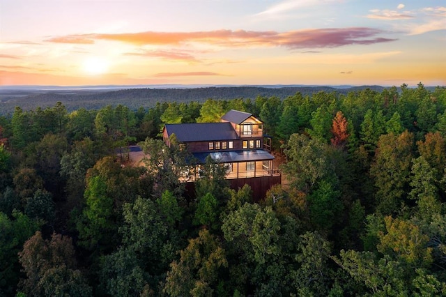 view of aerial view at dusk