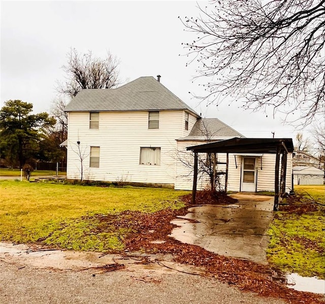 exterior space featuring a lawn