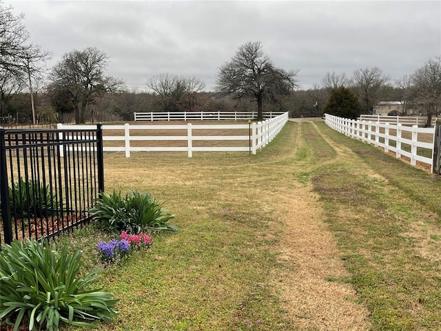 view of yard featuring a rural view