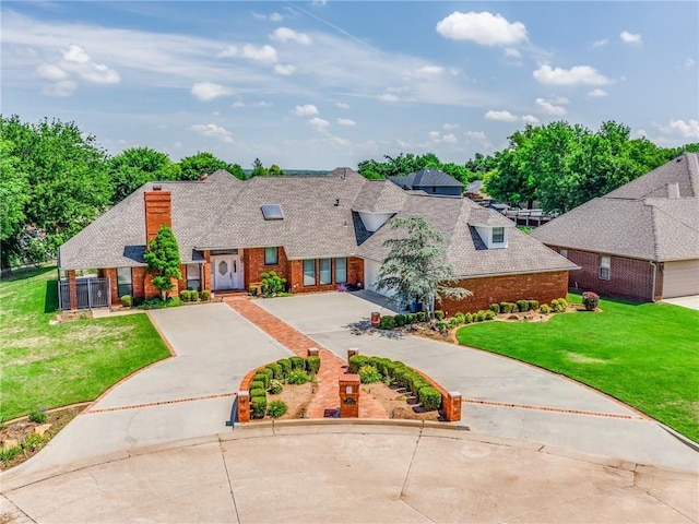 view of front of house with a front lawn