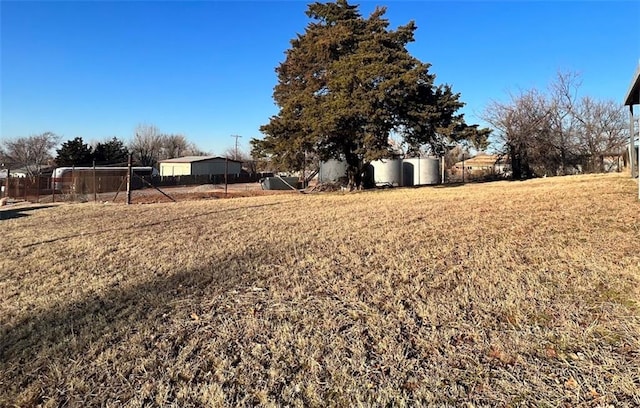 Listing photo 2 for Carter Dr, Oklahoma City OK 73129