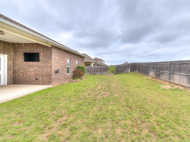 view of yard with a patio