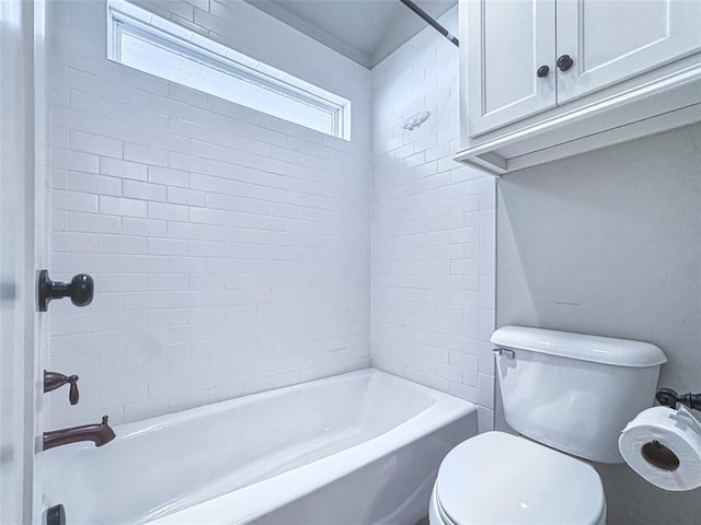 full bath with bathtub / shower combination and toilet