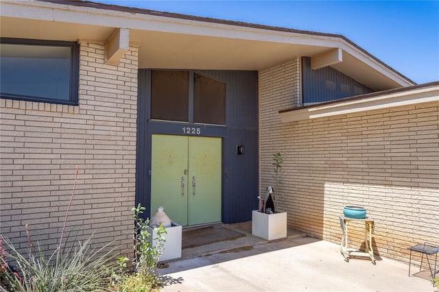 view of property entrance