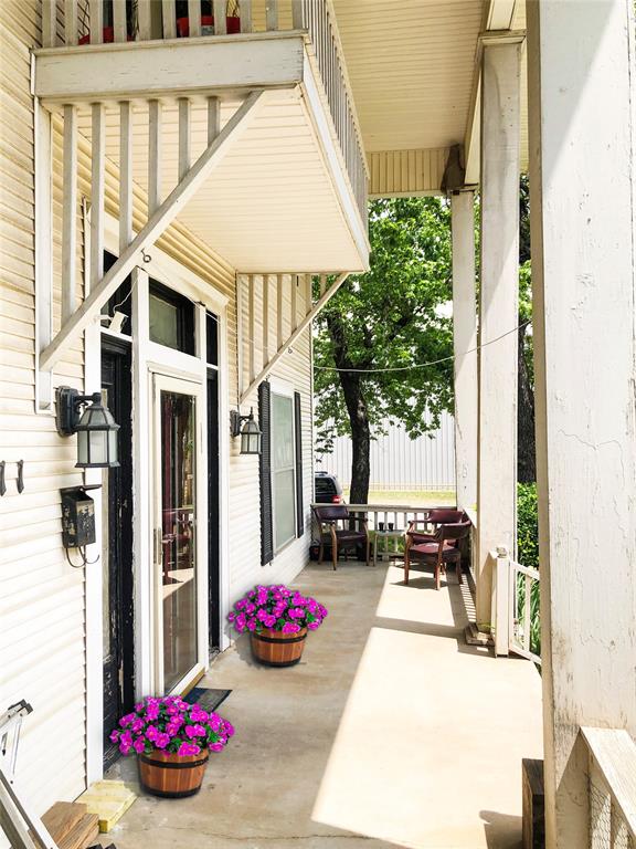 view of patio / terrace featuring covered porch