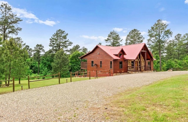 view of front of property with a front lawn