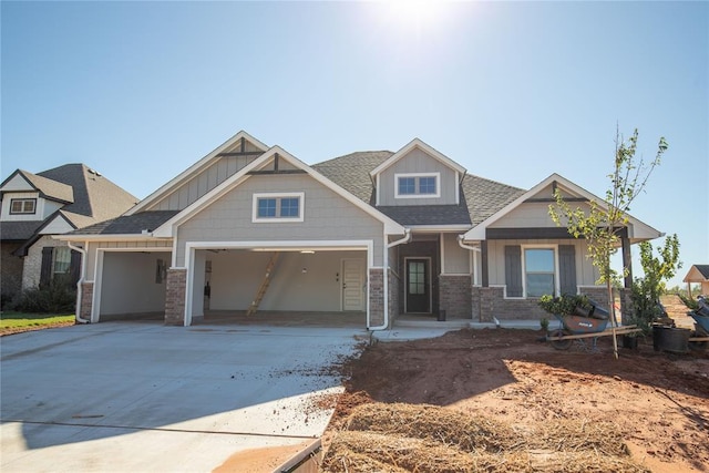 craftsman house featuring a garage