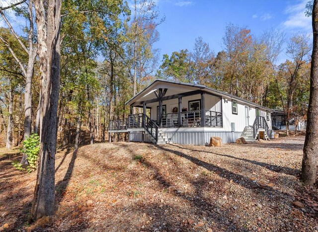 manufactured / mobile home with a porch