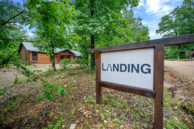 view of community / neighborhood sign