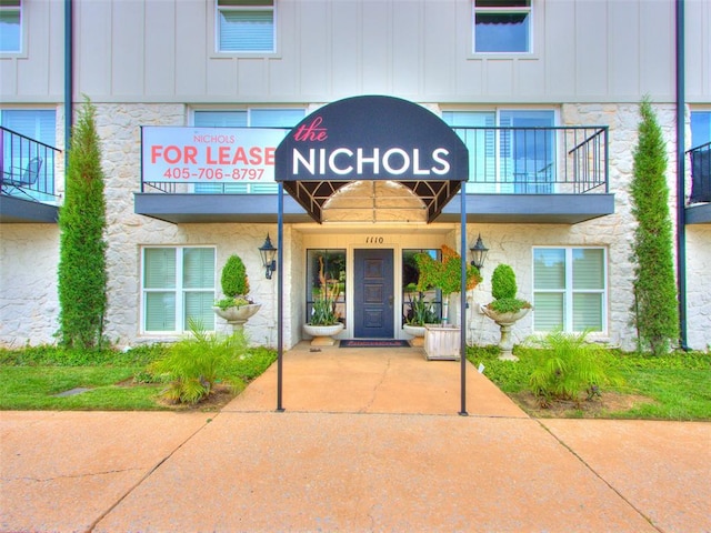 Listing photo 3 for 1110 Sherwood Ln Unit 211, Nichols Hills OK 73116