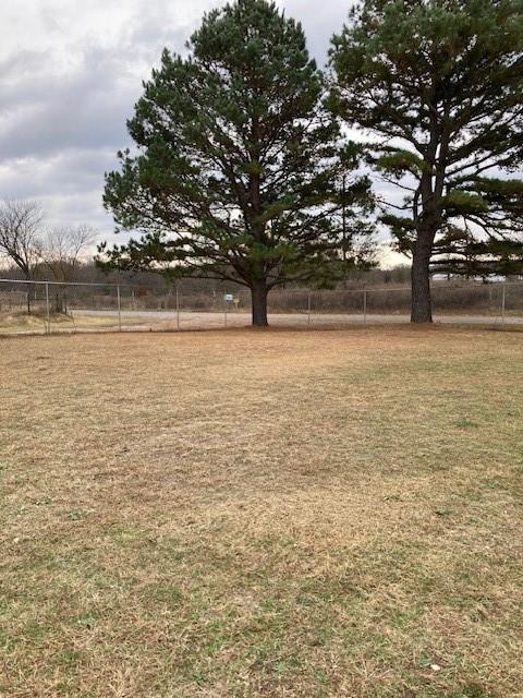 view of yard featuring a rural view