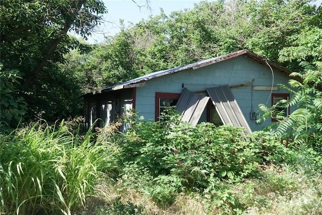 view of outbuilding