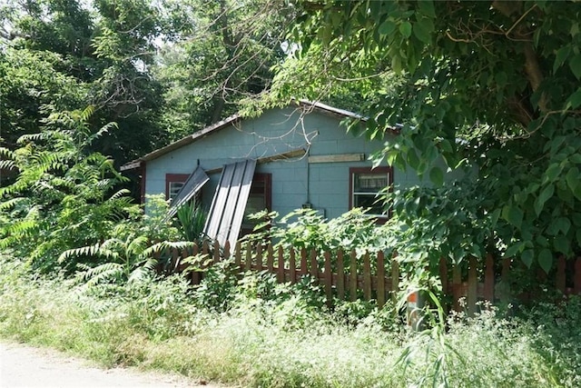 view of outdoor structure