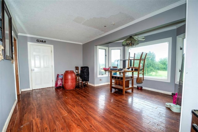 344586 E 860th Rd, Chandler, OK 74834 - sitting room featuring a textured ceiling, hardwood / wood-style flooring, baseboards, and crown molding