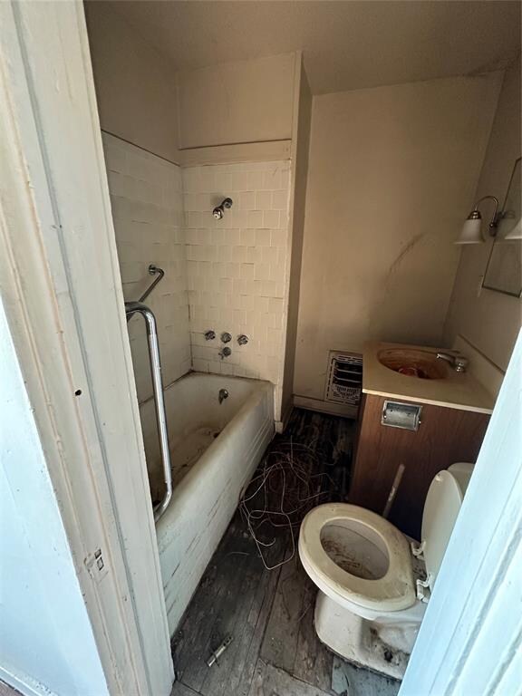 bathroom featuring toilet