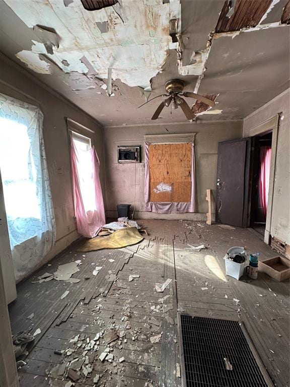 miscellaneous room featuring ceiling fan