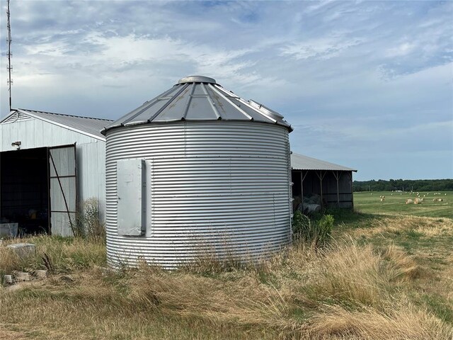 view of outdoor structure