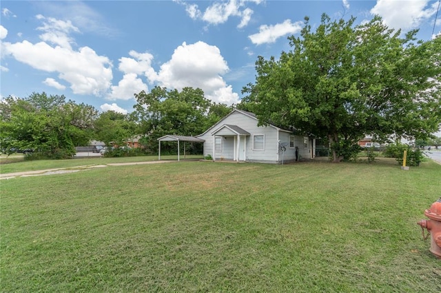 view of yard featuring a carport