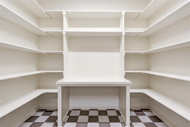 2405 Crystal Creek Dr, Yukon, OK 73099 - view of pantry