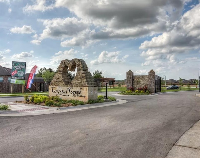 2405 Crystal Creek Dr, Yukon, OK 73099 - view of community / neighborhood sign