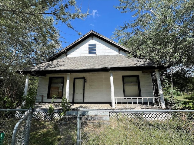 bungalow-style house featuring covered porch