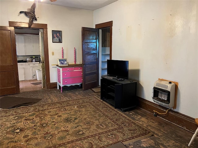 bedroom featuring heating unit