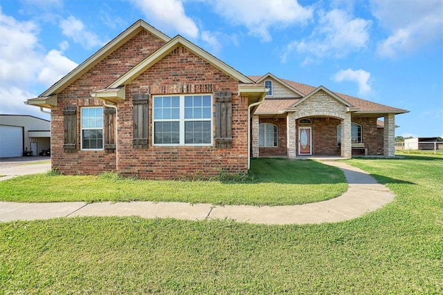 view of front of property with a front lawn