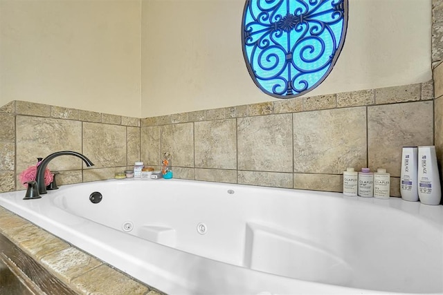 21321 E 1290th Rd, Sentinel, OK 73664 - interior details with tiled bath