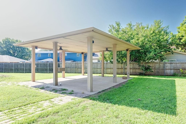 view of yard featuring a patio area