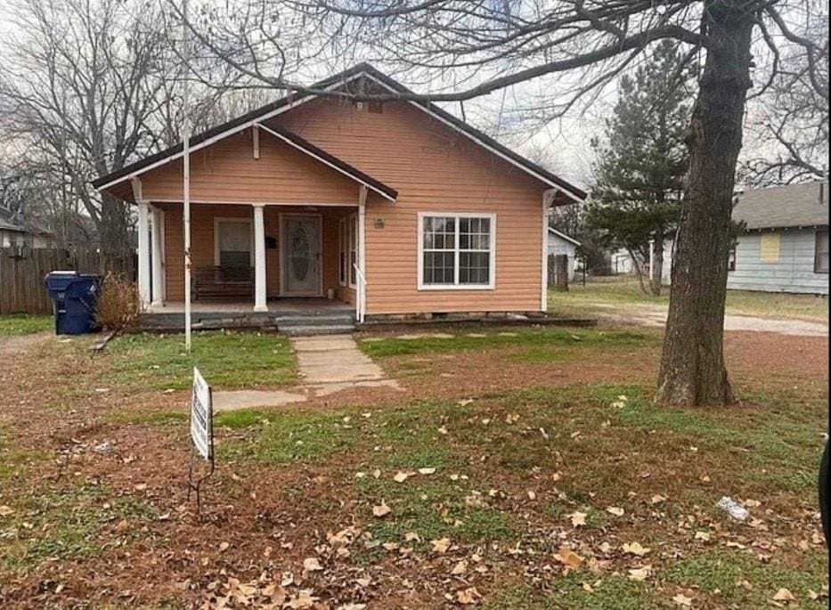 bungalow-style house featuring covered porch