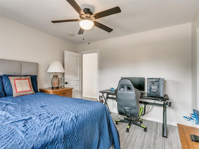 bedroom with ceiling fan