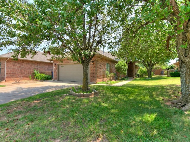 ranch-style house featuring a front lawn and a garage