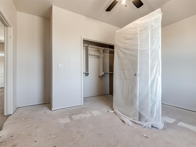 unfurnished bedroom featuring a closet and ceiling fan