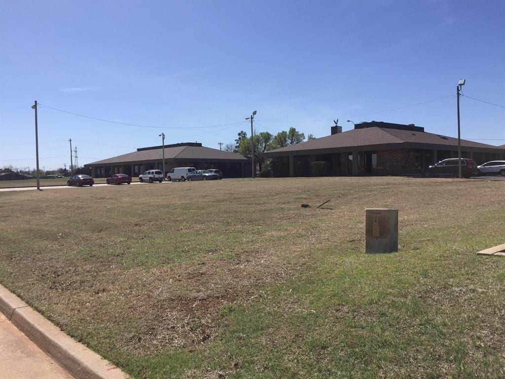11915 N Virginia Ave, Oklahoma City, OK 73120 - photo 1