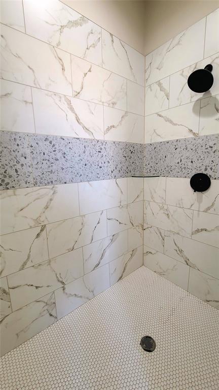 9304 SW 35th St, Oklahoma City, OK 73179 - full bath with tiled shower