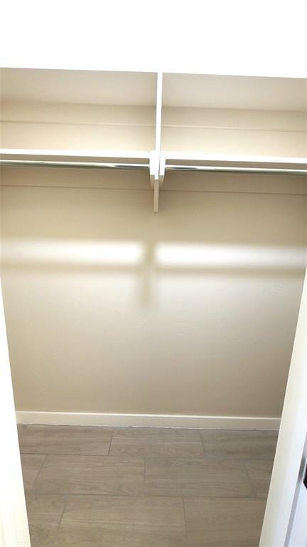 109 Tralee Ct, Yukon, OK 73099 - view of closet