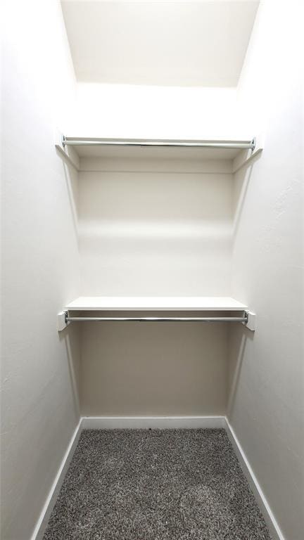 109 Tralee Ct, Yukon, OK 73099 - view of walk in closet
