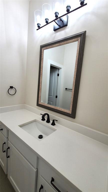 109 Tralee Ct, Yukon, OK 73099 - bathroom with vanity