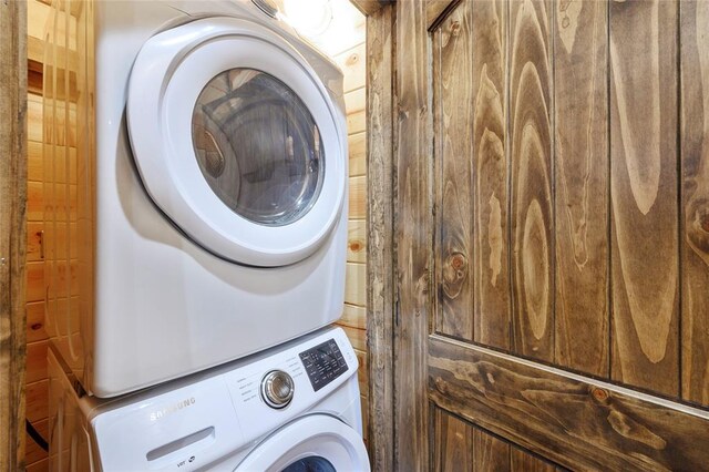 178 Black Jack Trl, Broken Bow, OK 74728 - washroom featuring estacked washer and dryer
