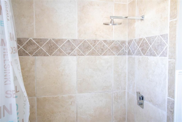 bathroom featuring curtained shower