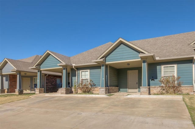 craftsman-style home with covered porch