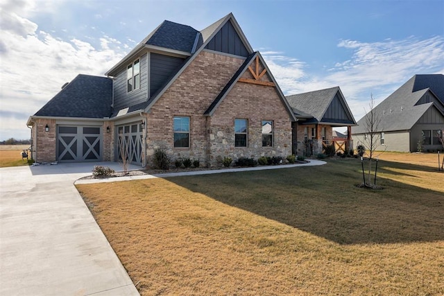 view of front of home with a front lawn