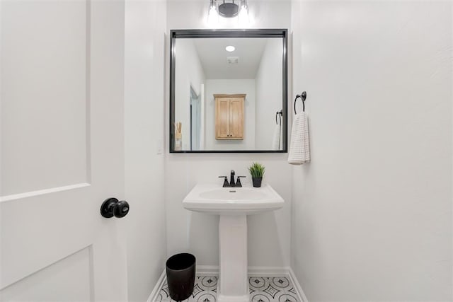 bathroom featuring sink