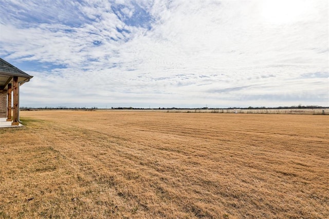 view of yard featuring a rural view