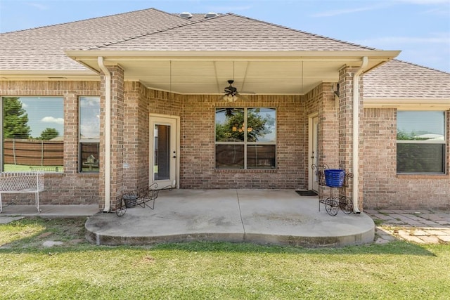 view of patio with ceiling fan