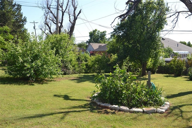 5932 NW 62nd Ter, Oklahoma City, OK 73122 - view of grassy yard