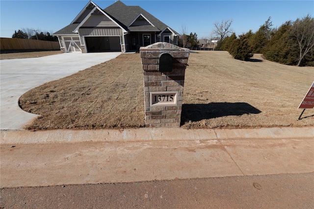 view of front of house featuring a garage